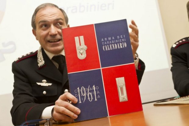 Calendario Carabinieri anno 2012 – Con cordoncino originale. – Emporio di  milo