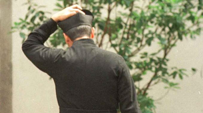 Sacerdote positivo al Covid-19, test a tappeto