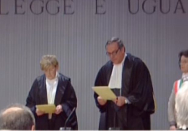 28 anni per Amanda 25 per Raffaele / Condannati per l'omicidio di Meredith Kercher