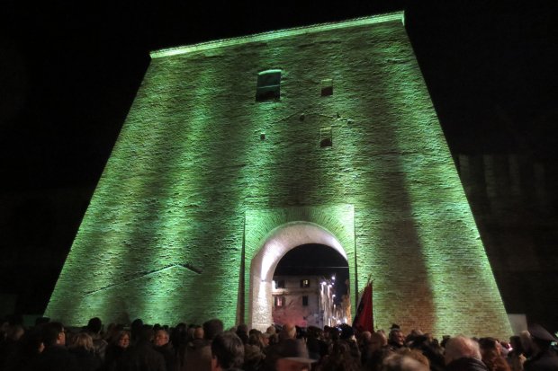 Porta Santa Maria riavrà il suo portone ligneo originale