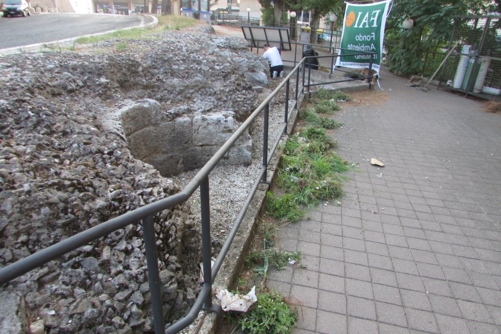 Todi, Gruppo Fai ripulisce resti Anfiteatro Romano