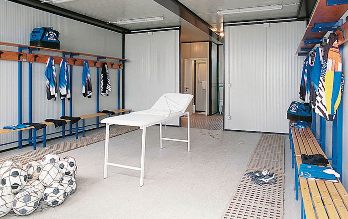 Furto di cellulari negli spogliatoi, denunciato per ricettazione uno dei ladri