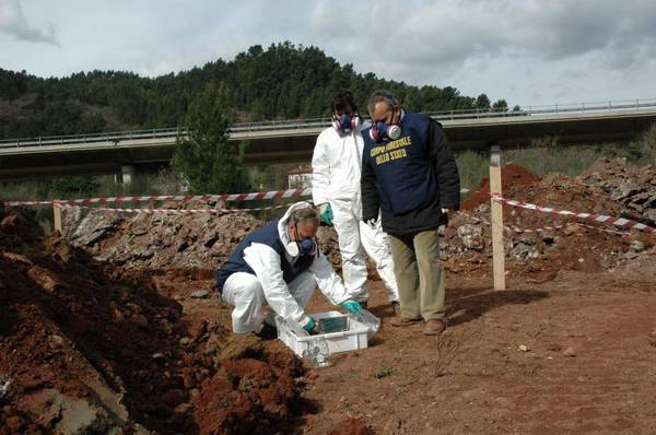 Terremoto rifiuti, i 14 indagati di Gesenu e Tsa