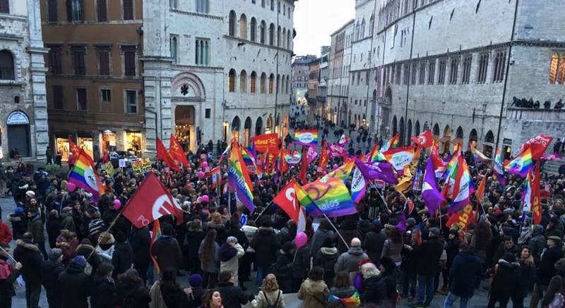#SvegliatiItalia, a Perugia in centinaia per unioni civili e diritti Lgbt