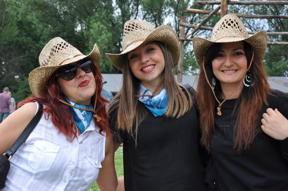 Spello, “Wild West Story” una domenica country al Villaggio Calico