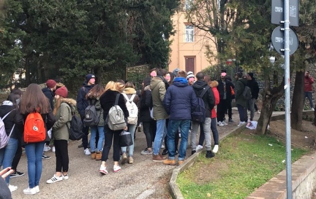 Terremoto, protesta di studenti e genitori allo Scientifico di Spoleto | Aggiornamento: nuovo sciopero e dal 25 all’Itis