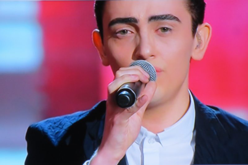 Michele Bravi coinvolto in un incidente stradale muore 60enne