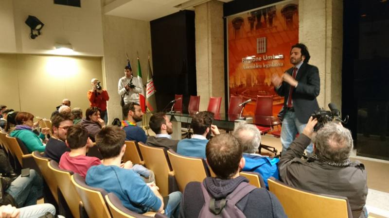 Legge contro l’omotransfobia, salta numero legale e non si discute | Omphalos protesta –  AGGIORNAMENTI