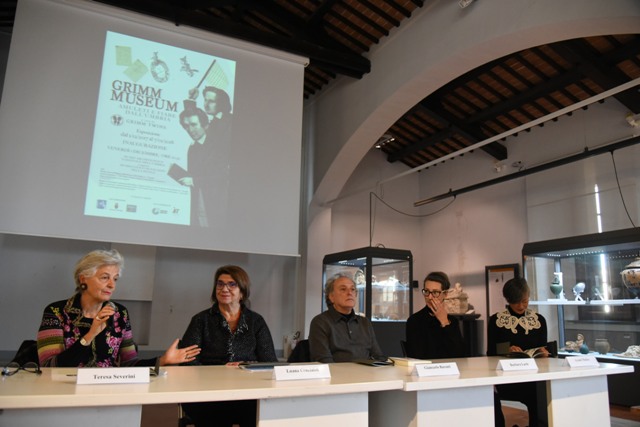 Perugia, con Grimm Museum in mostra amuleti e fiabe dall’Umbria