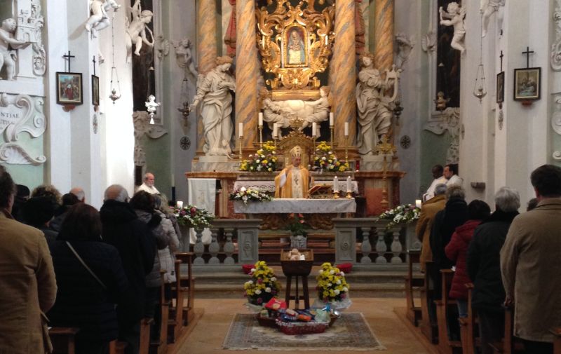 Castello, furto sacrilego alla statua della Madonna | Il Vescovo si rivolge ai ladri dall’altare