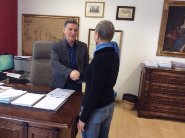 Imprenditrice alle prese con sclerosi multipla e tumore, la storia di Maria Camilla