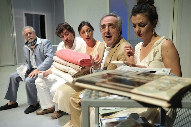 2Mondi, trionfa la “solitudine” di Silvio Orlando in “Si nota all’imbrunire” di Lucia Calamaro