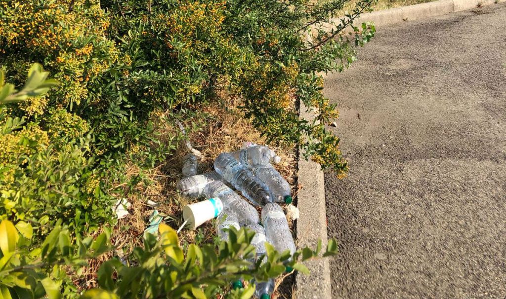 Rifiuto selvaggio, ad Assisi la giunta dice basta: telecamere contro gli abbandoni