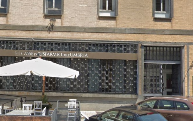 “Niente più servizi di cassa alla filiale Intesa di piazza Mentana”, allarme del sindaco