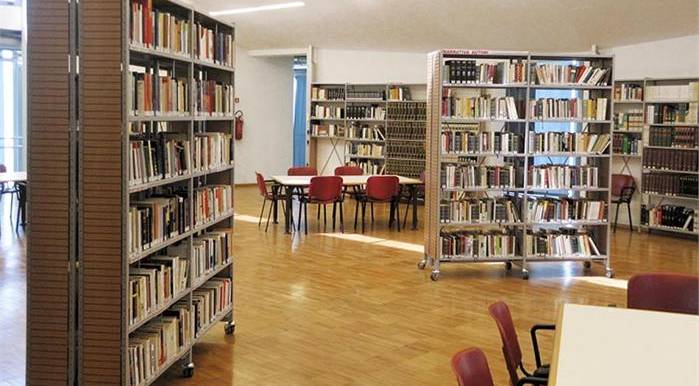 “Dallo scaffale a te”, alla Biblioteca di Umbertide si (ri)leggono i grandi poeti italiani