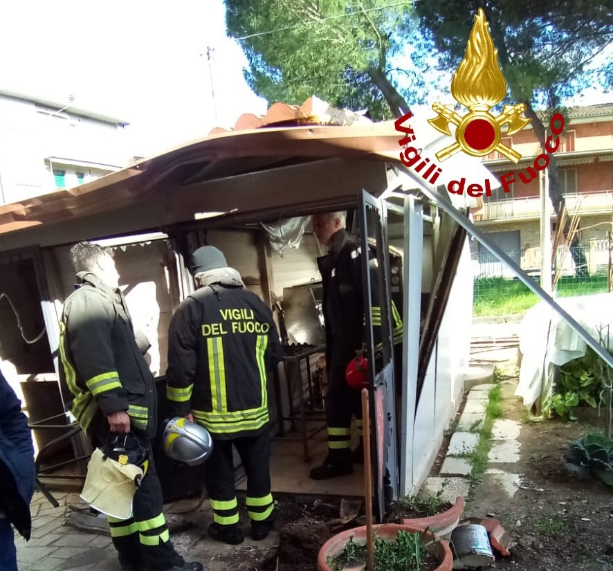 Esplosa una bombola gpl