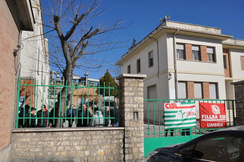 Chiusura cementificio Spoleto, nessun passo indietro di Colacem