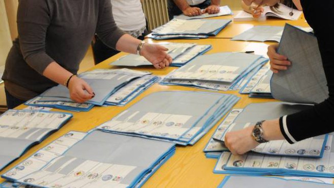 Elezioni, le liste di aspiranti consiglieri che appoggiano i 5 candidati sindaco