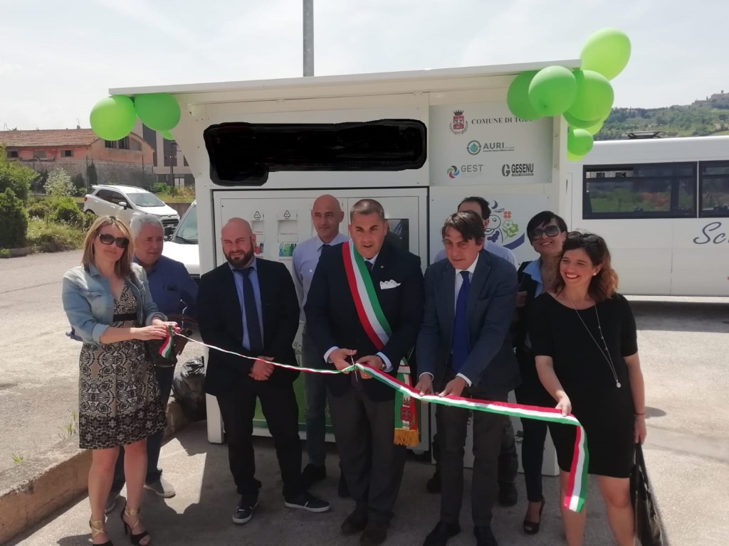 Inaugurati a Todi due eco-compattatori per la raccolta degli imballaggi in plastica e alluminio