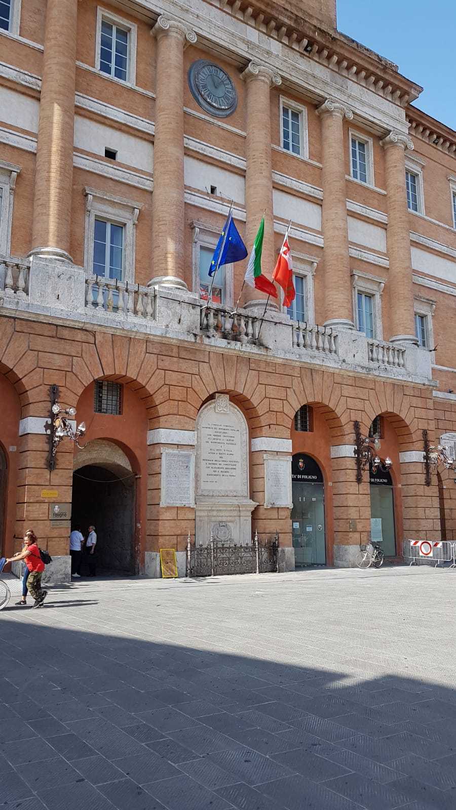 Le riprese inchiodano il soggetto che ha dato al fuoco al Gonfalone della Quintana