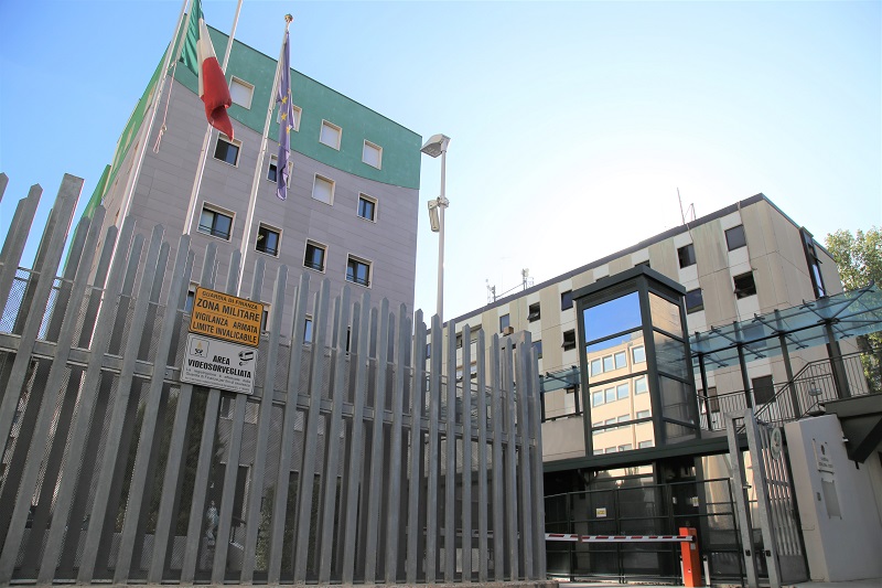 Sequestrati 700mila tra filtri e cartine per sigarette, 4 negozi nei guai