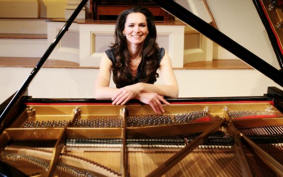 Beethoven eroico e poetico, al Museo del Tulle di Panicale tornano le “Visioni Musicali” di Dalia Lazar