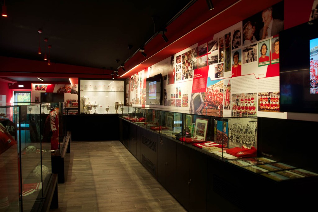 Rubate due storiche maglie dal Museo del Perugia, l’appello del club