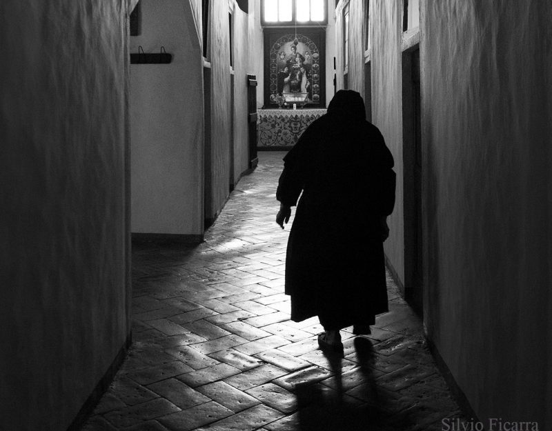 La clausura in 12 scatti nel primo calendario del Monastero di Santa Veronica Giuliani