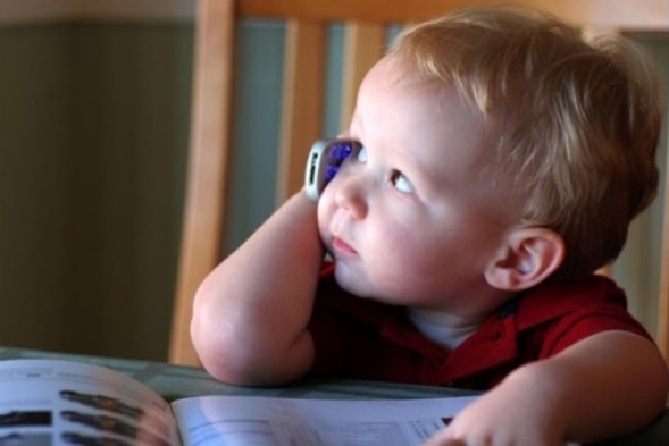 “Favole al telefono”, 465 chiamate, una anche da Berlino | Prosegue iniziativa