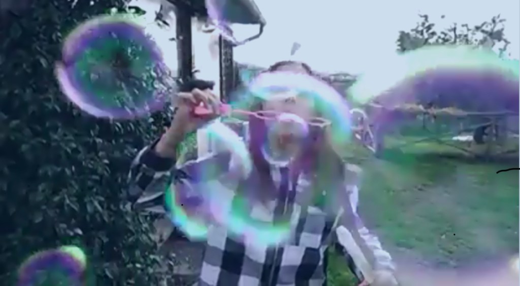 Come si fanno le bolle di sapone con la “ricetta magica” di Pirimpinella ! VIDEO