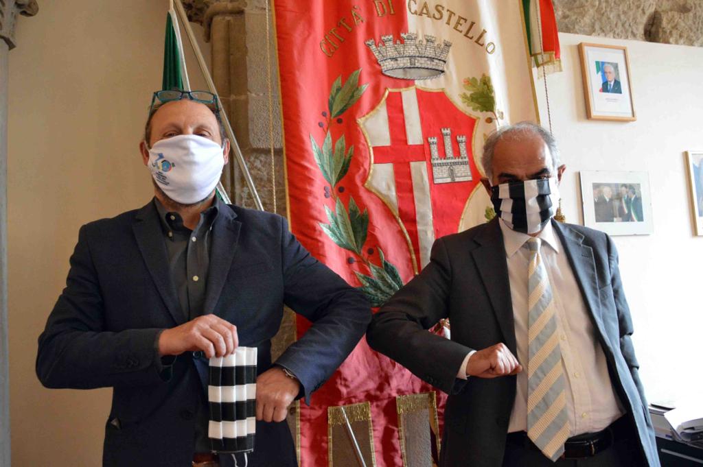 Covid-19. Paziente torna a casa dopo 45 giorni, c’è un positivo. Riaprono mercati alimentari