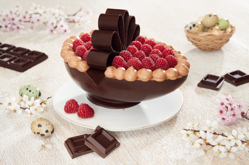 Uovo di Pasqua ripieno di tiramisù | La video ricetta