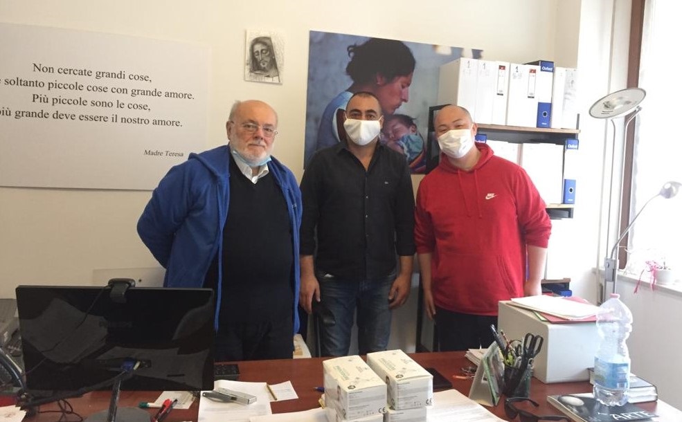 Zhang accoglie l’idea di “Marco  Polo”: donate mascherine alla Caritas