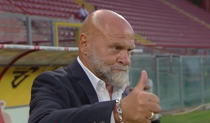 Perugia in 10 per oltre un’ora ma il Crotone non passa