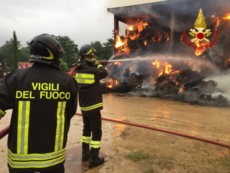 Vigili del fuoco festeggiano Santa Barbara, oltre 13mila interventi nel 2021
