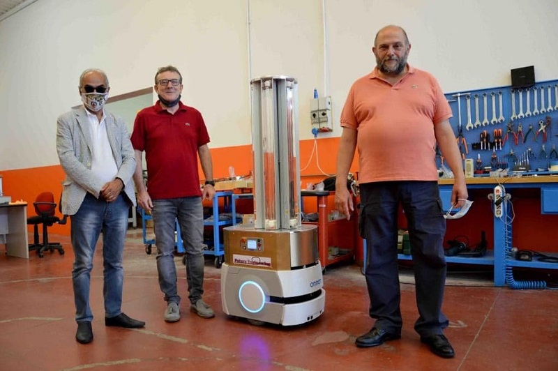 robot tifernate che sanifica locali di grandi dimensioni