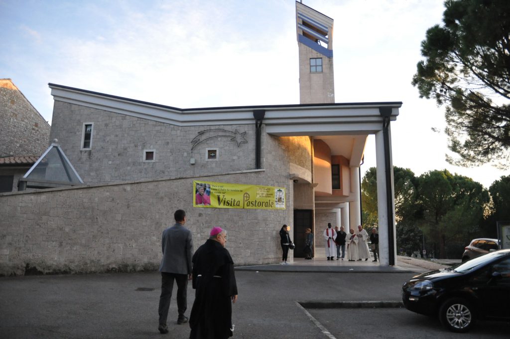 A San Matteo domani l’addio a don Edmund, oggi la camera ardente