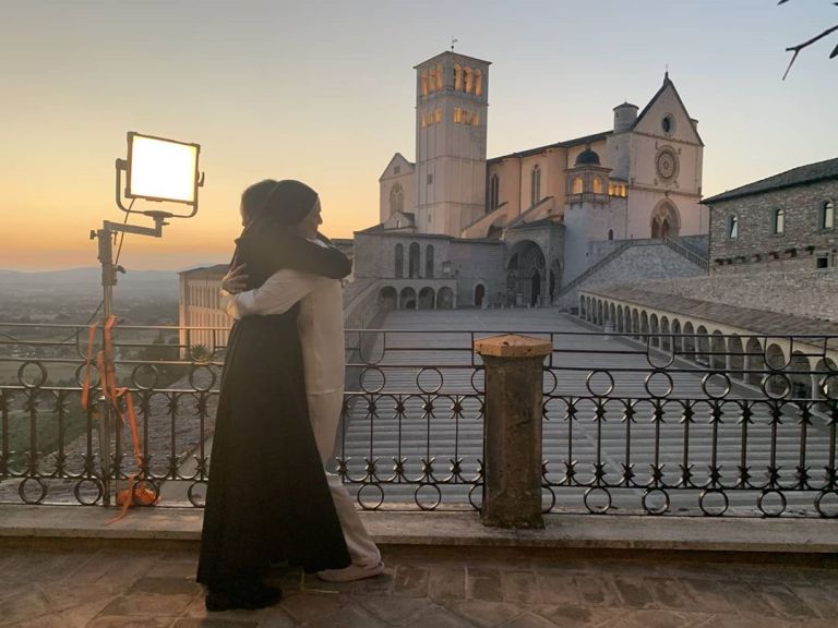 Che Dio ci aiuti 6, lo spot per Assisi: “Venite a cercarci in città” | VIDEO
