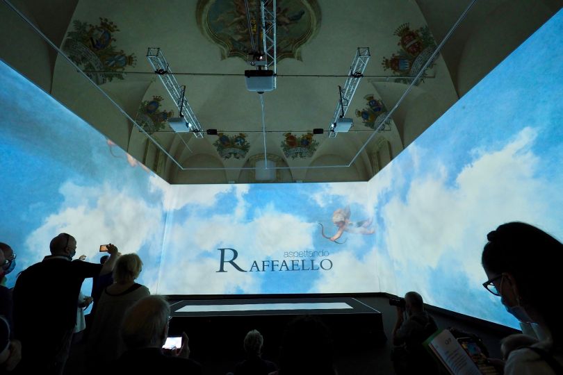 A Palazzo Baldeschi preview della mostra dedicata a Raffaello, tra reale e virtuale