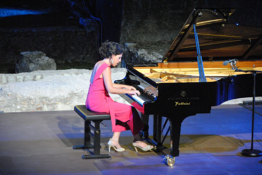 Festival di Spoleto, entusiasmo alle stelle per il recital di Beatrice Rana