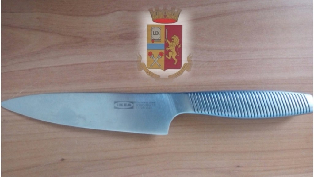 Cinese in giro per Fontivegge armato di coltello