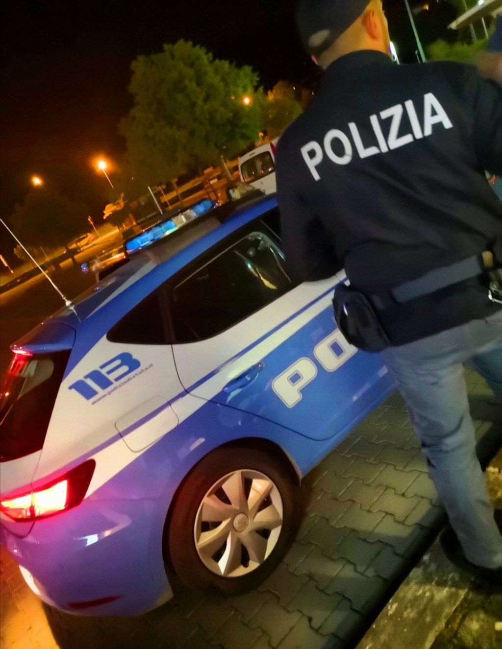 Furti su auto, resistenza e violenza | Nei guai tre stranieri denunciati dalla Polizia