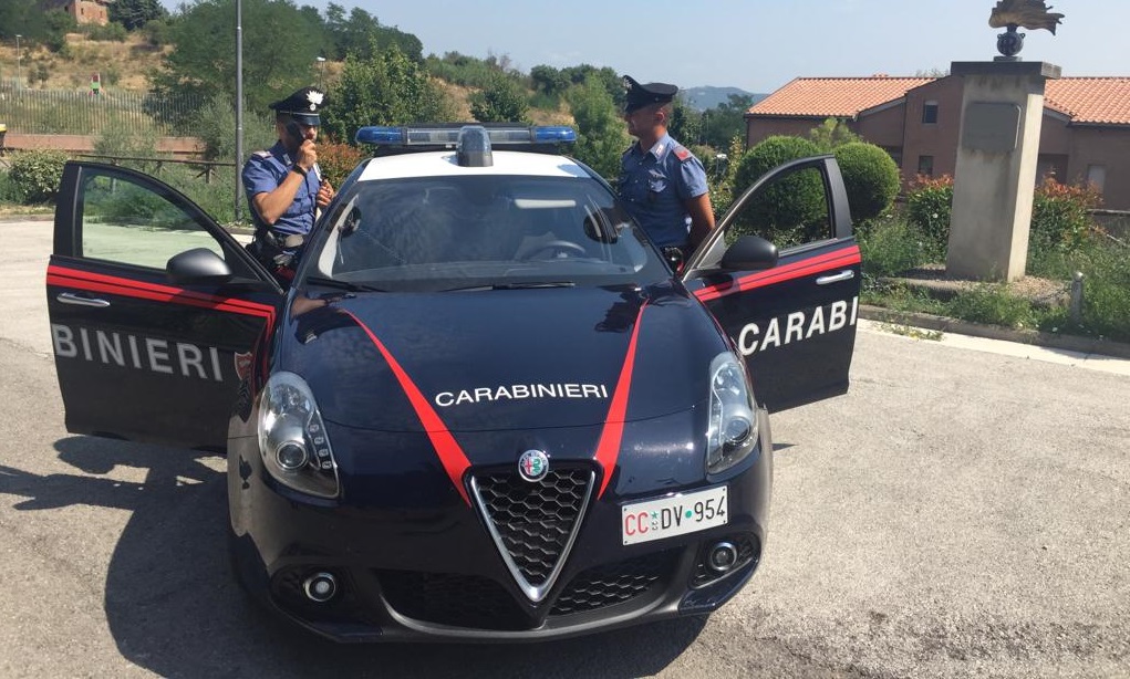 Ruba monete in chiesa a Passignano, fermato dai carabinieri lungo il raccordo