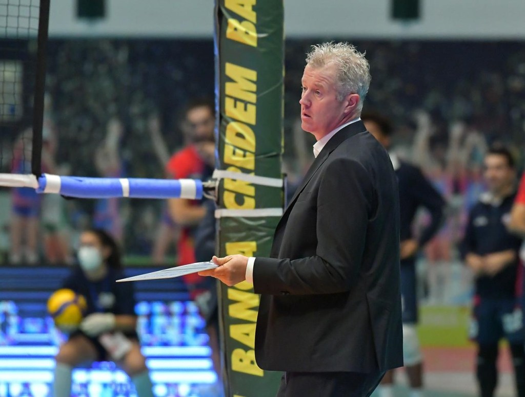 La Sir resta a Monza, Heynen: “Ci serve un mese per riprendere ritmo”