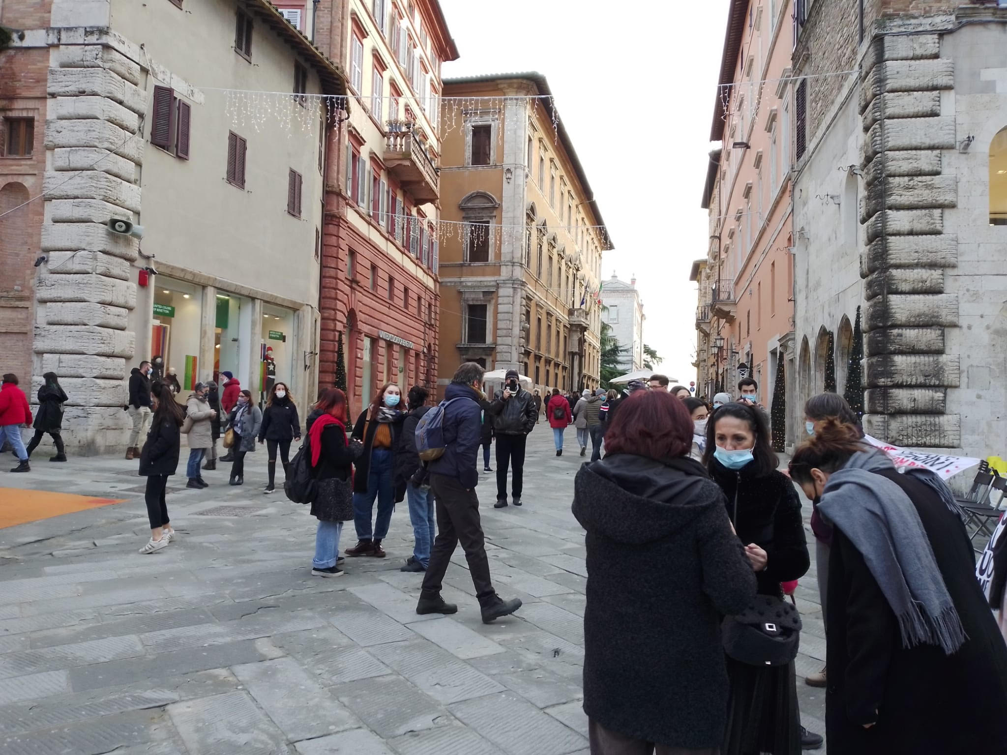 priorità alla scuola