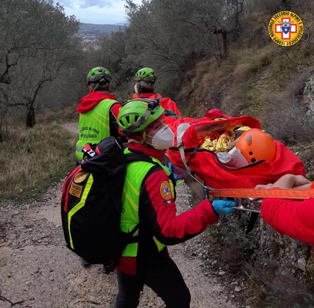 Runner scivola al Giro dei Condotti, soccorsa da 118 e Sasu