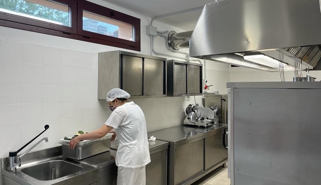 Nella scuola di Mantignana con la cucina da 80 pasti al giorno GALLERY