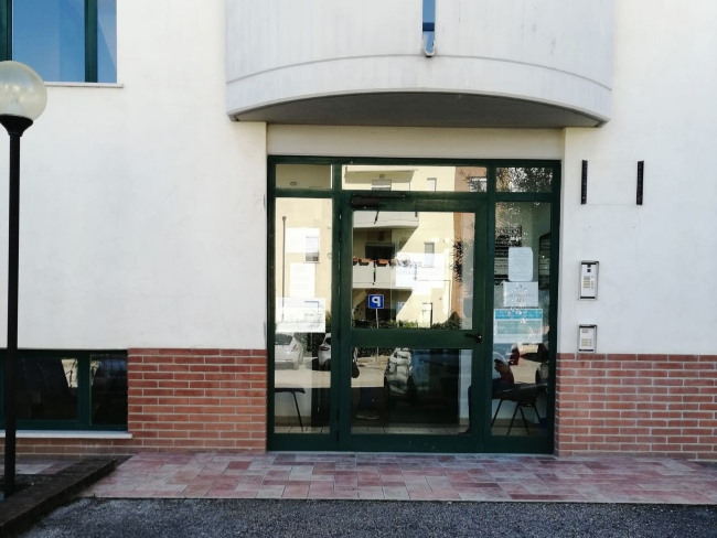 Palatenda sabato chiude, vaccini Covid dal 1 novembre in via Manna