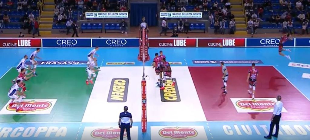 Supercoppa, la Sir cede 3-0: la finale sarà Trento – Monza