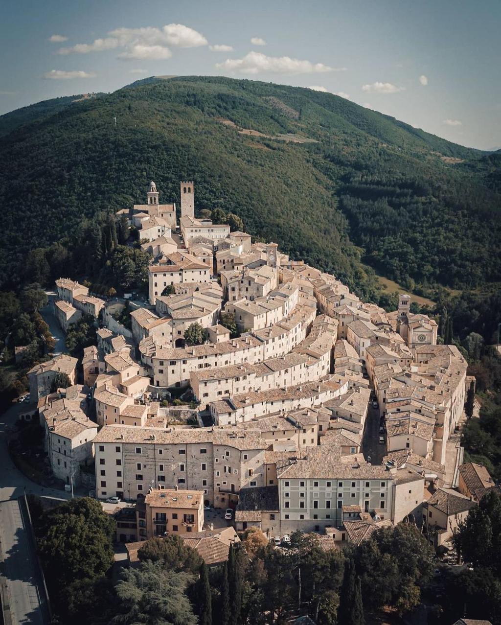 Piscina comunale Nocera Umbra, due offerte per la gestione